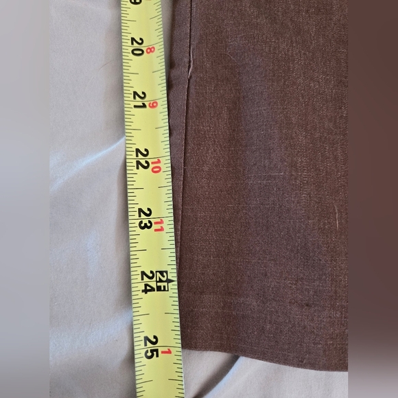 Index Petite | Beautiful Brown Capris, Size 14P - Picture 8 of 9